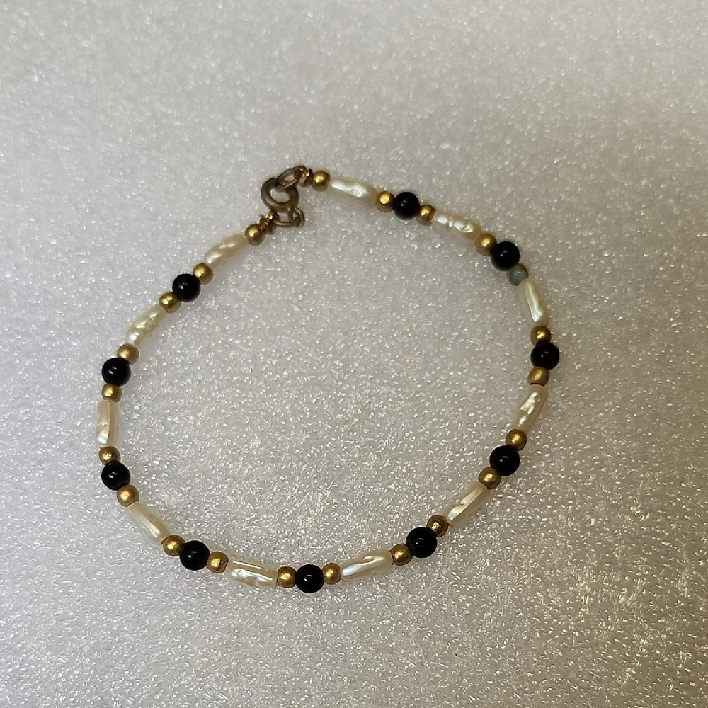 Fresh Water Pearl Black and Gold Bracelet